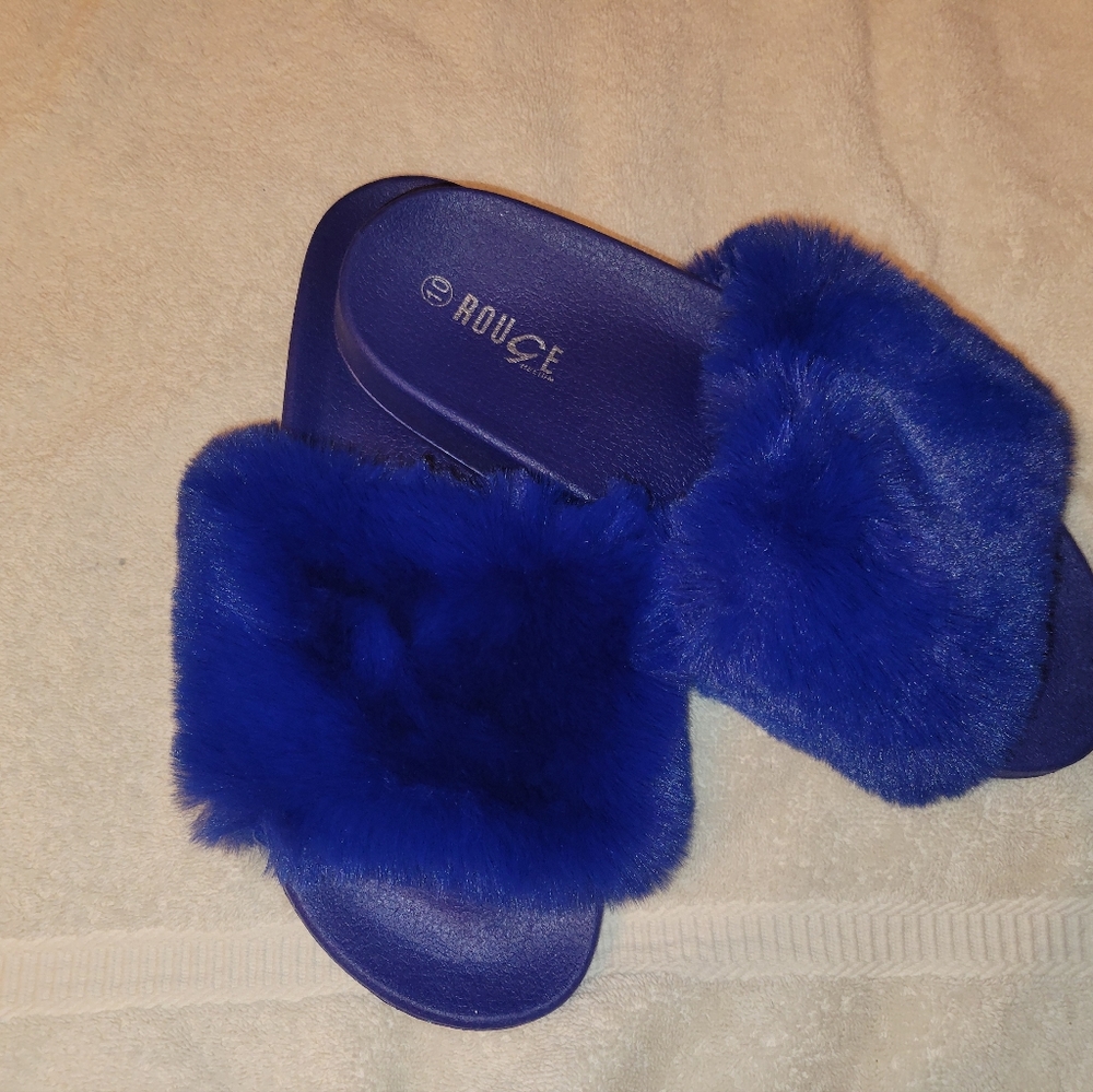 ROUGE Helium Royal Blue Fuzzy Fur Slides NWOT Size 10